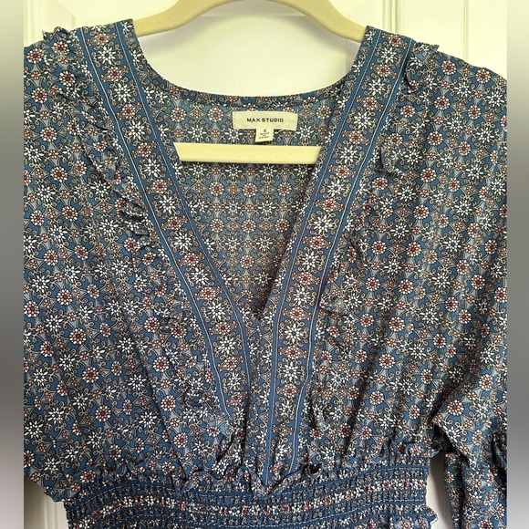 Max Studio Blue Floral V-neck 3/4 sleeved dress - Picture 5 of 5